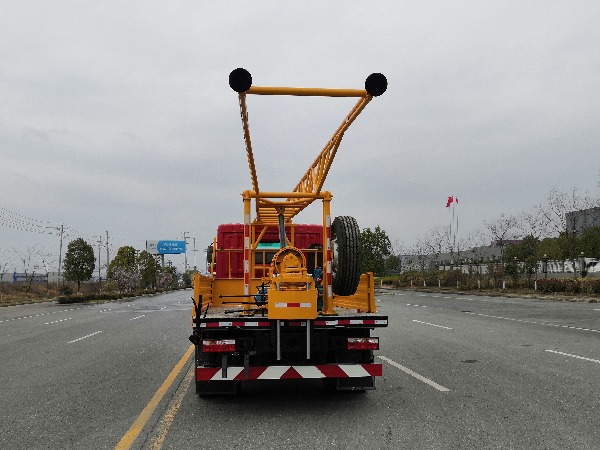 東風多利卡雙排3型汽車鉆機