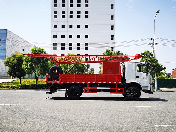 三環(huán)原裝四驅(qū)六缸汽車鉆機